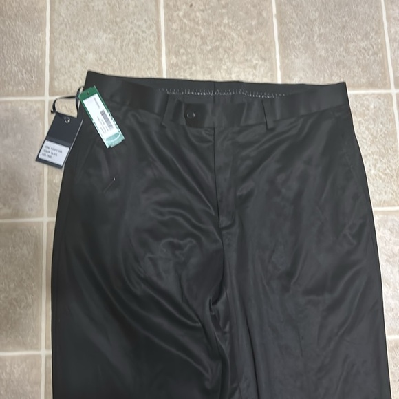 Elegant Black Vest for Formal Events - Picture 7 of 8